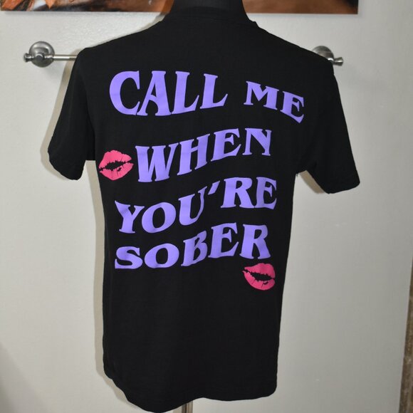 UNISEX MENS WOMENS T-SHIRT S SMALL Yours Truly Call Me When Your Sober kiss - Picture 6 of 13